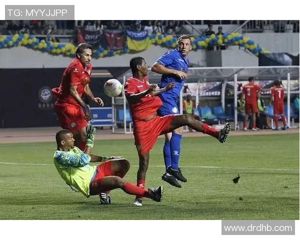 高清足球明星照片欣赏尽享球场风采与激情瞬间 高清足球明星照片欣赏尽享球场风采与激情瞬间