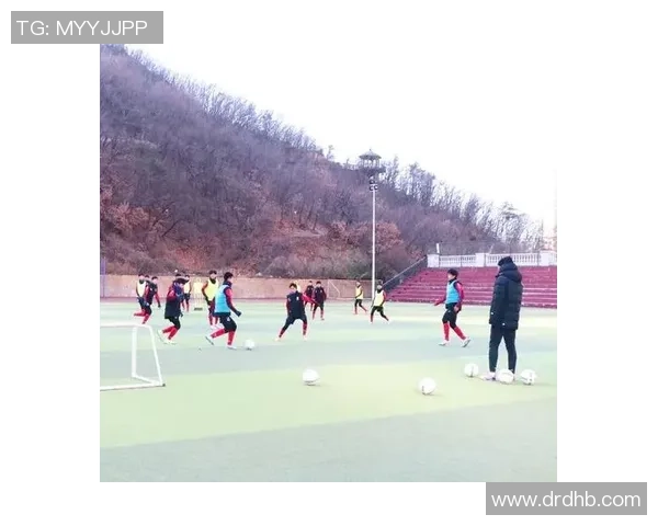 足球小公举的成长之路：从小球员到绿茵场上的闪耀明星