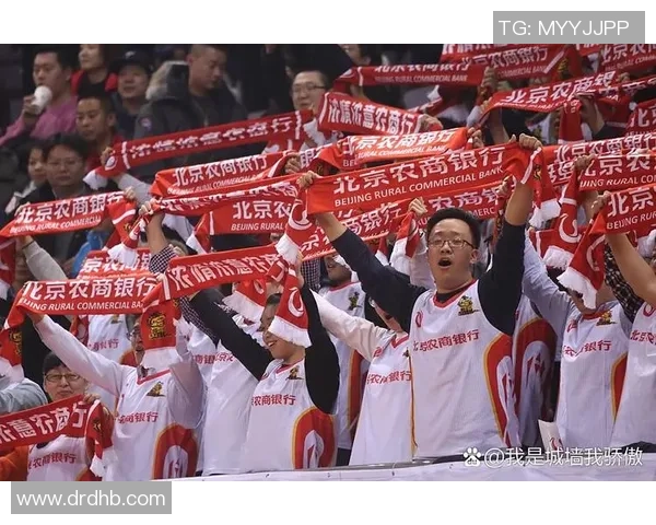 厦门足球联赛激情四溢球迷热情高涨助力本土球队崛起