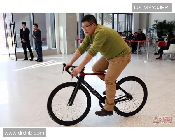 独家解析FPX战队心理素质对比及其对比赛表现的影响